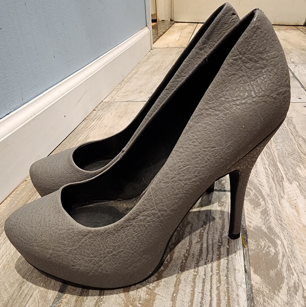 Mix No 6 Size 9 Gray Heels